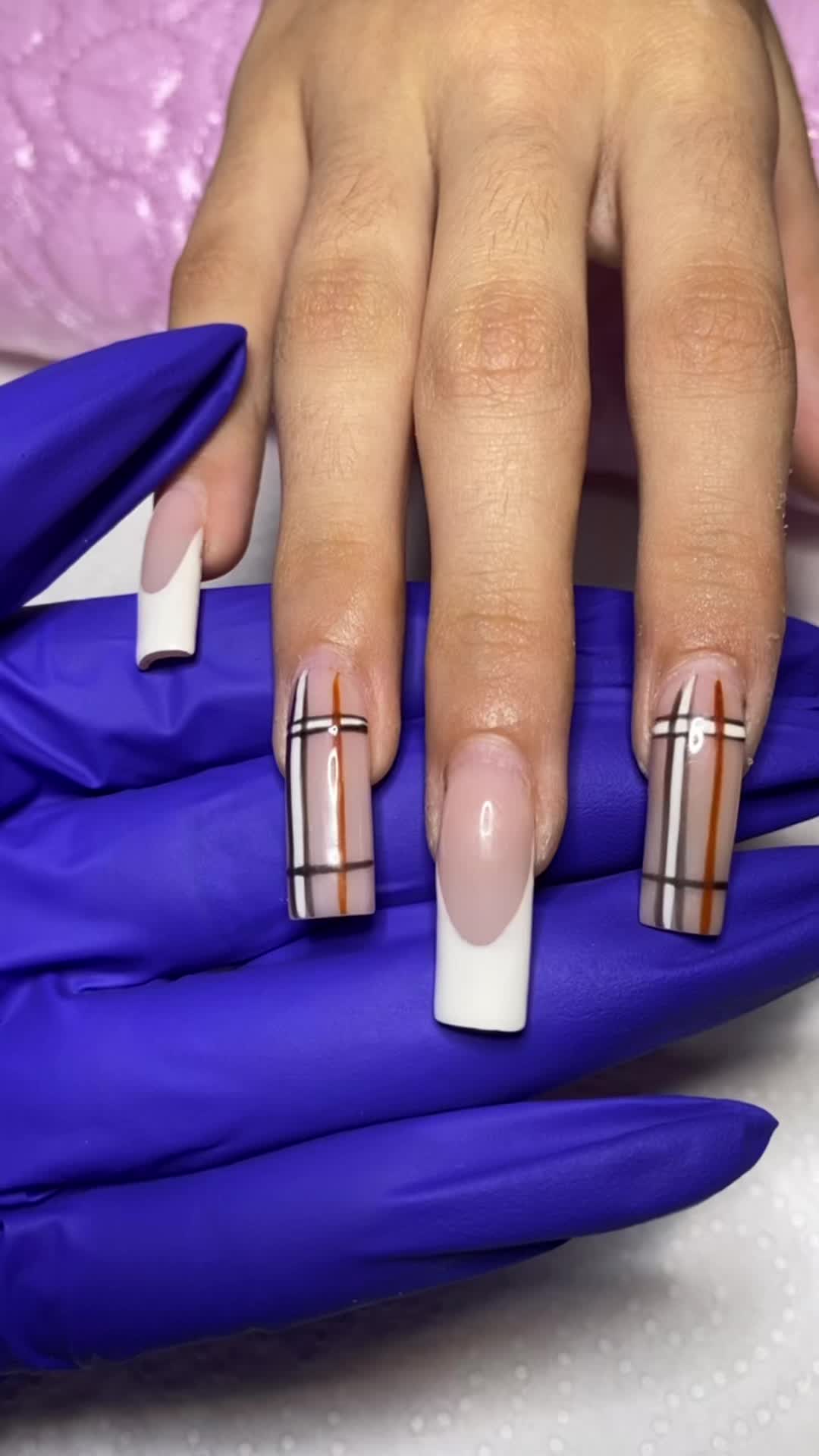 @ÁNGELA || NAILS 🍂☕️