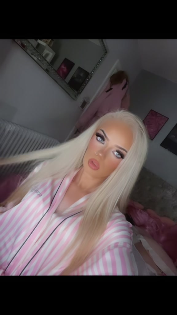 @Ellie - rose ๐
