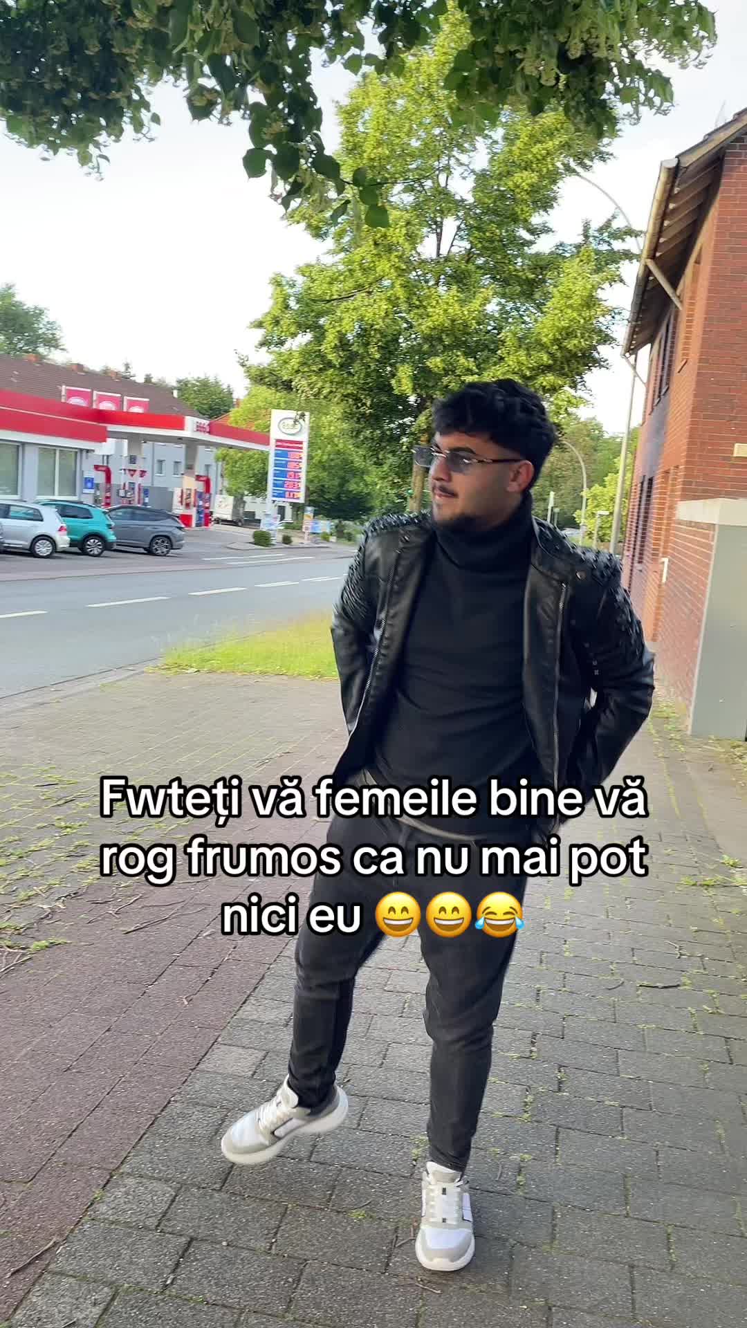 @A L E X .