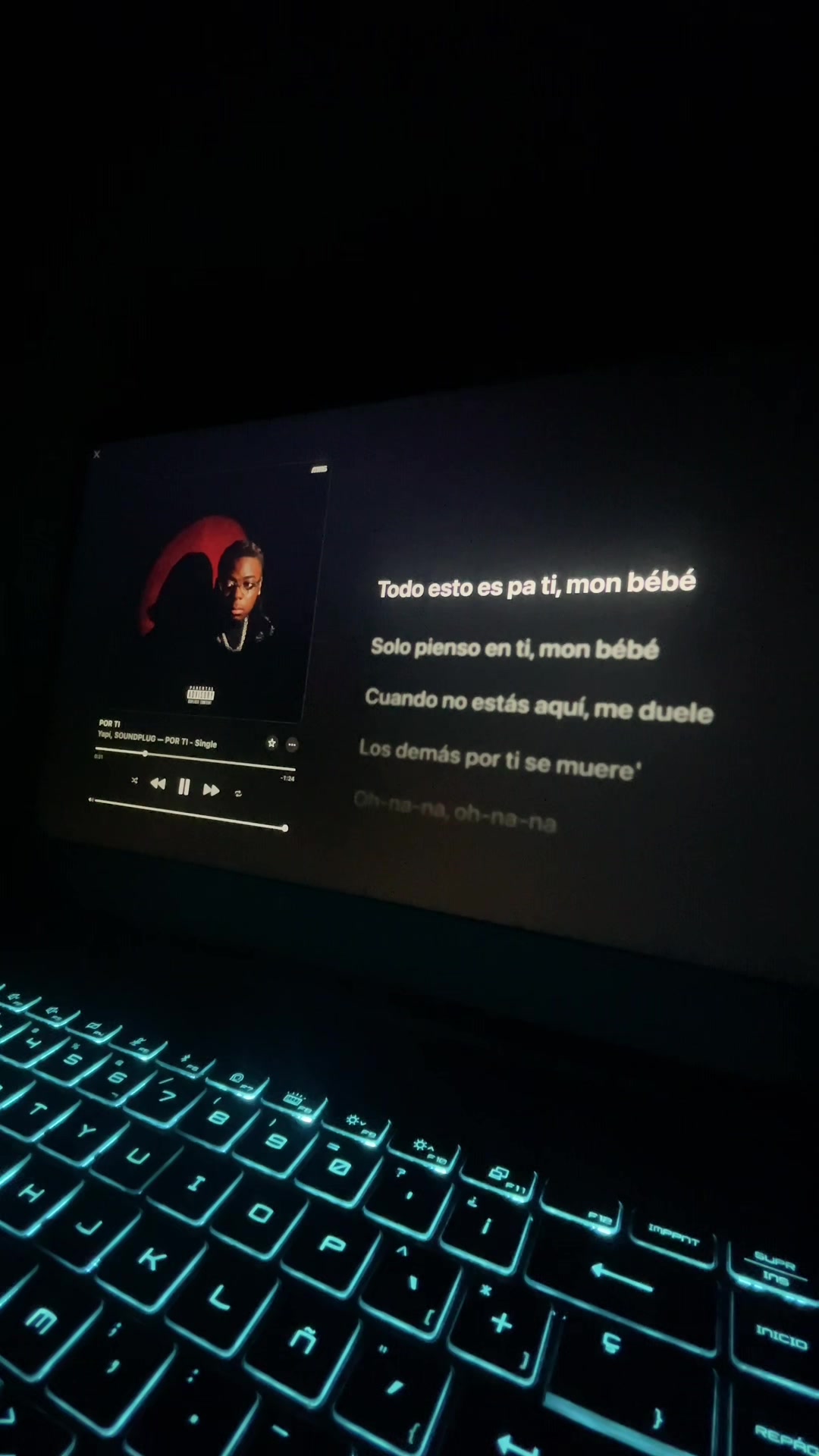 @🎧