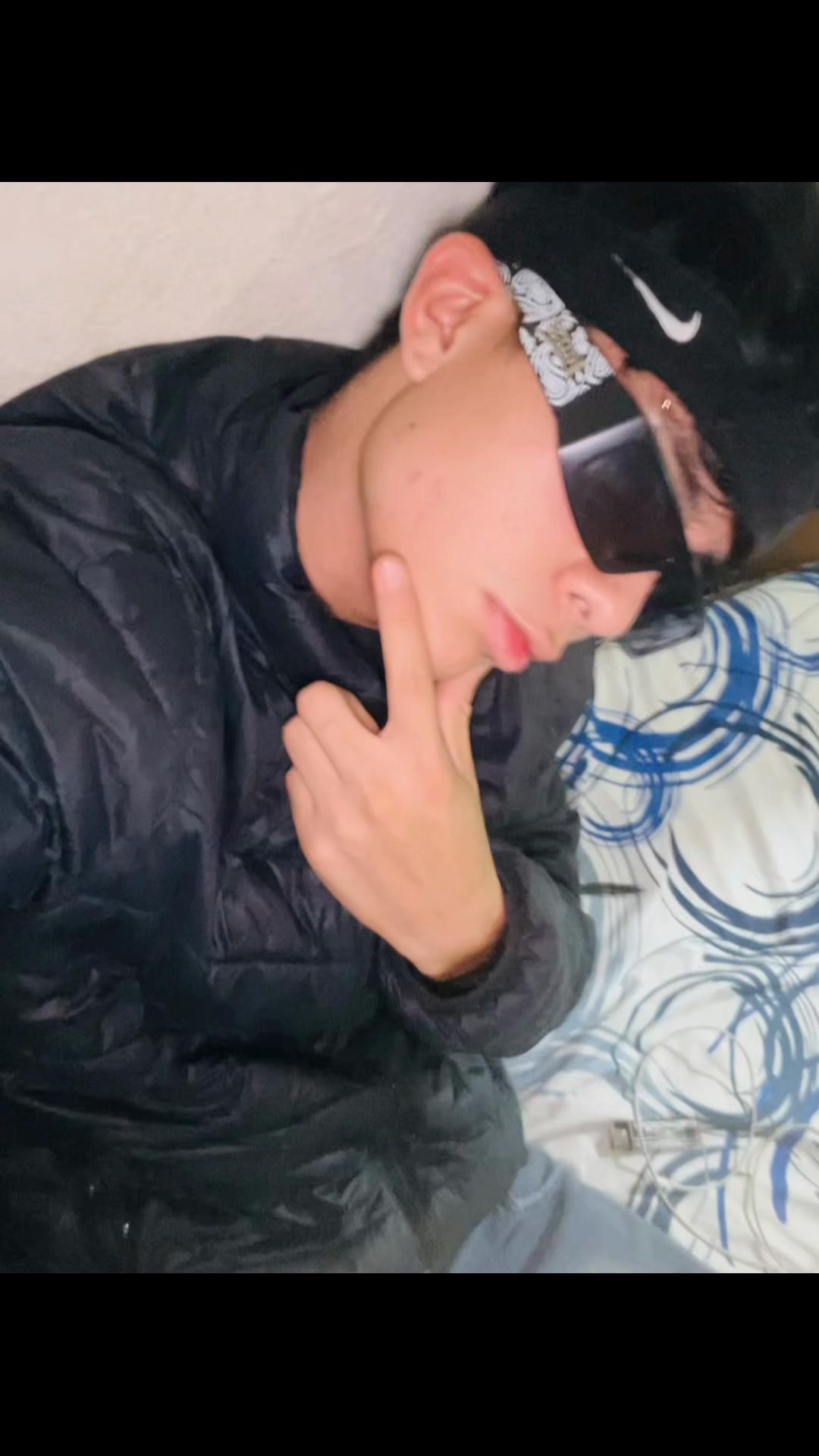 @Alezz_jxx