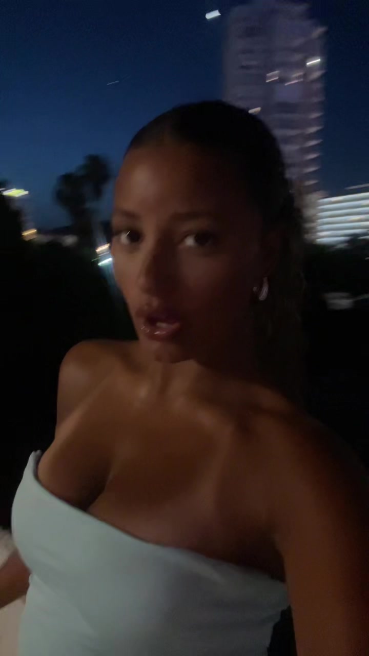 @bella