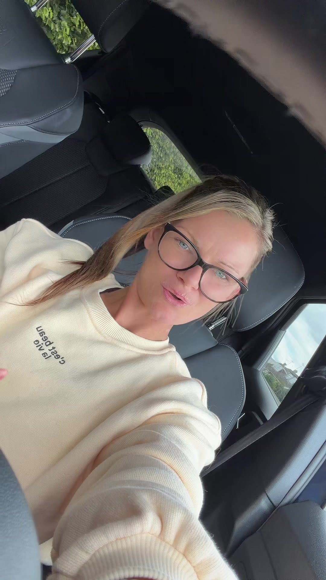@justmekayleigh