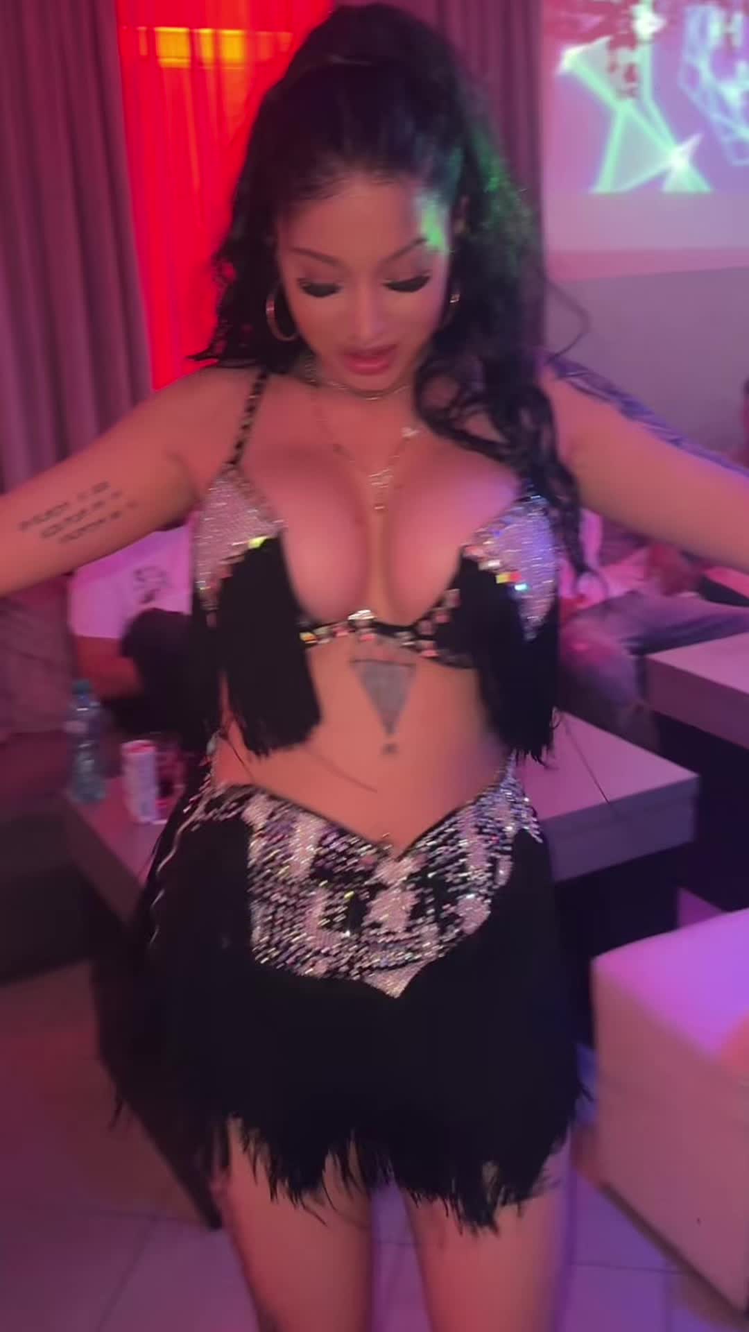 @veronicazuzuuu