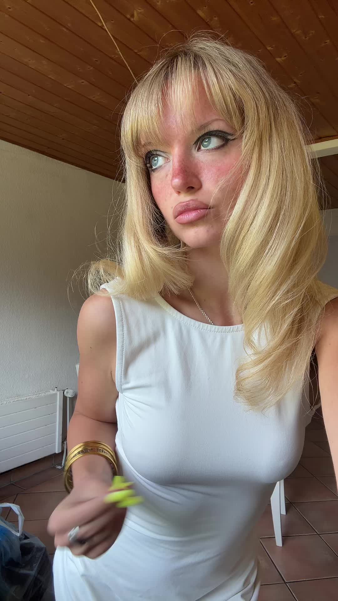 @angie kira 🪩