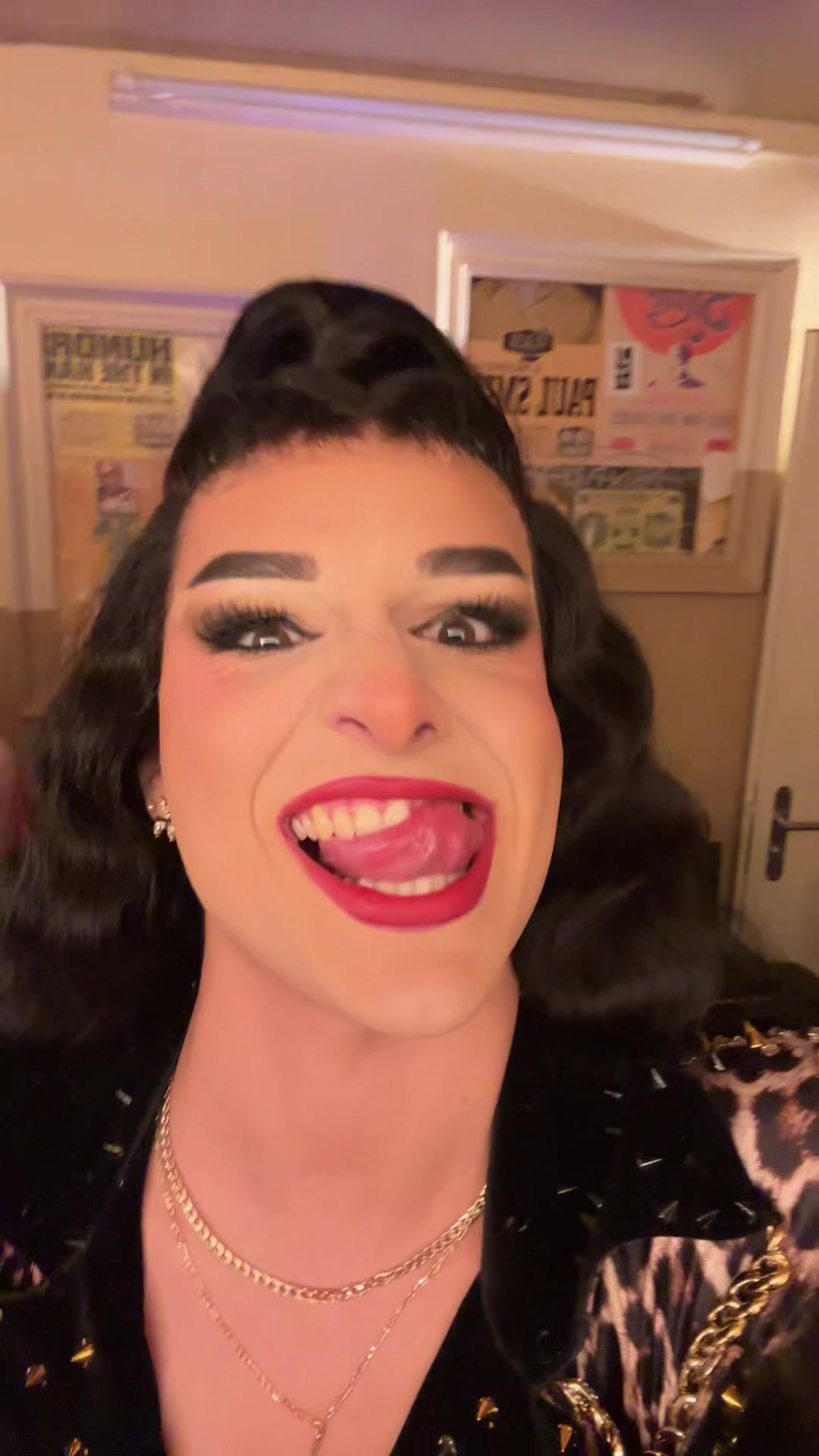 @Ares