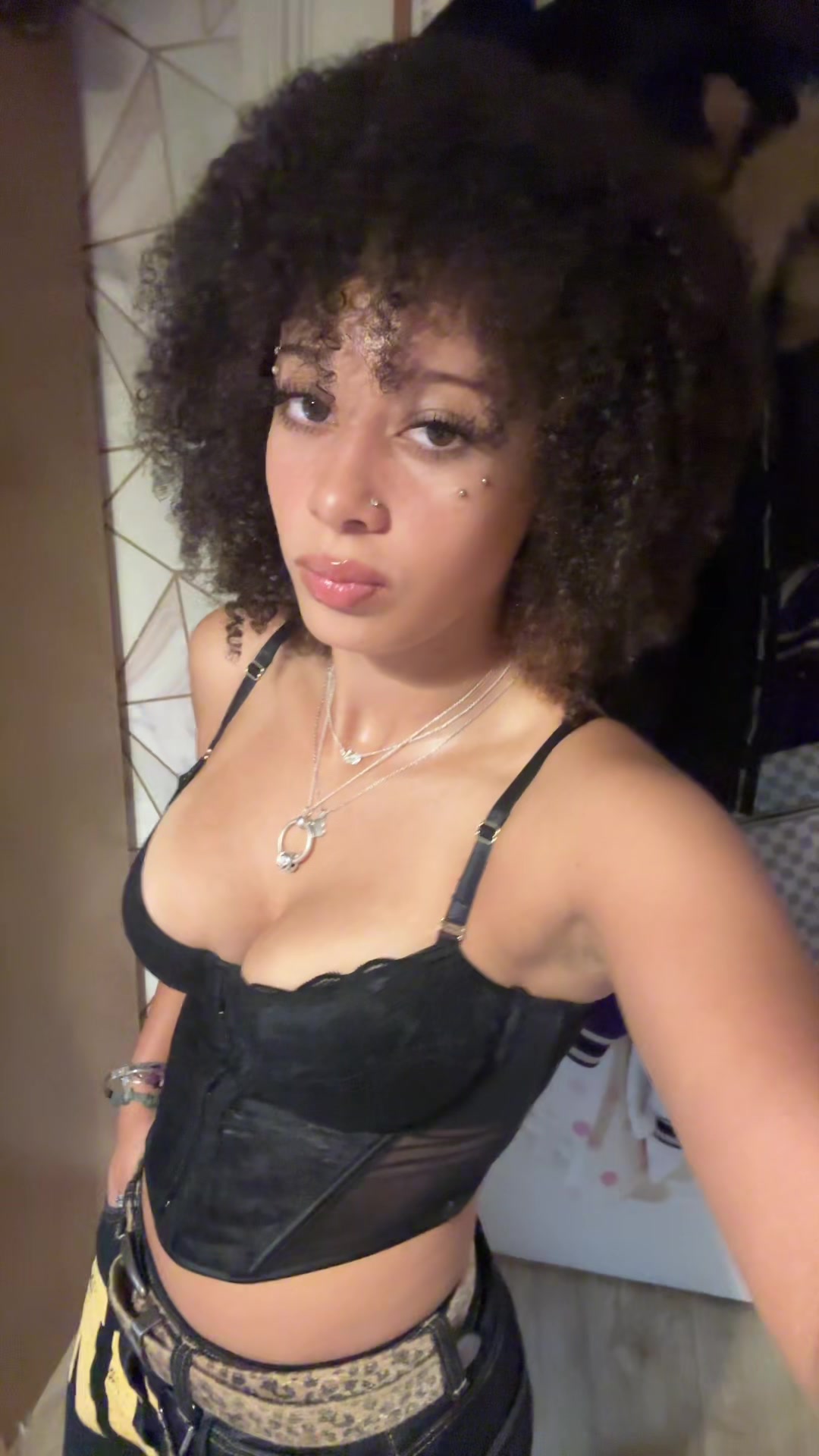@roxannee