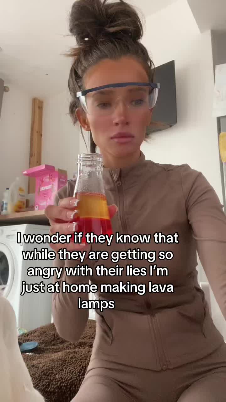 @Elliepaige3
