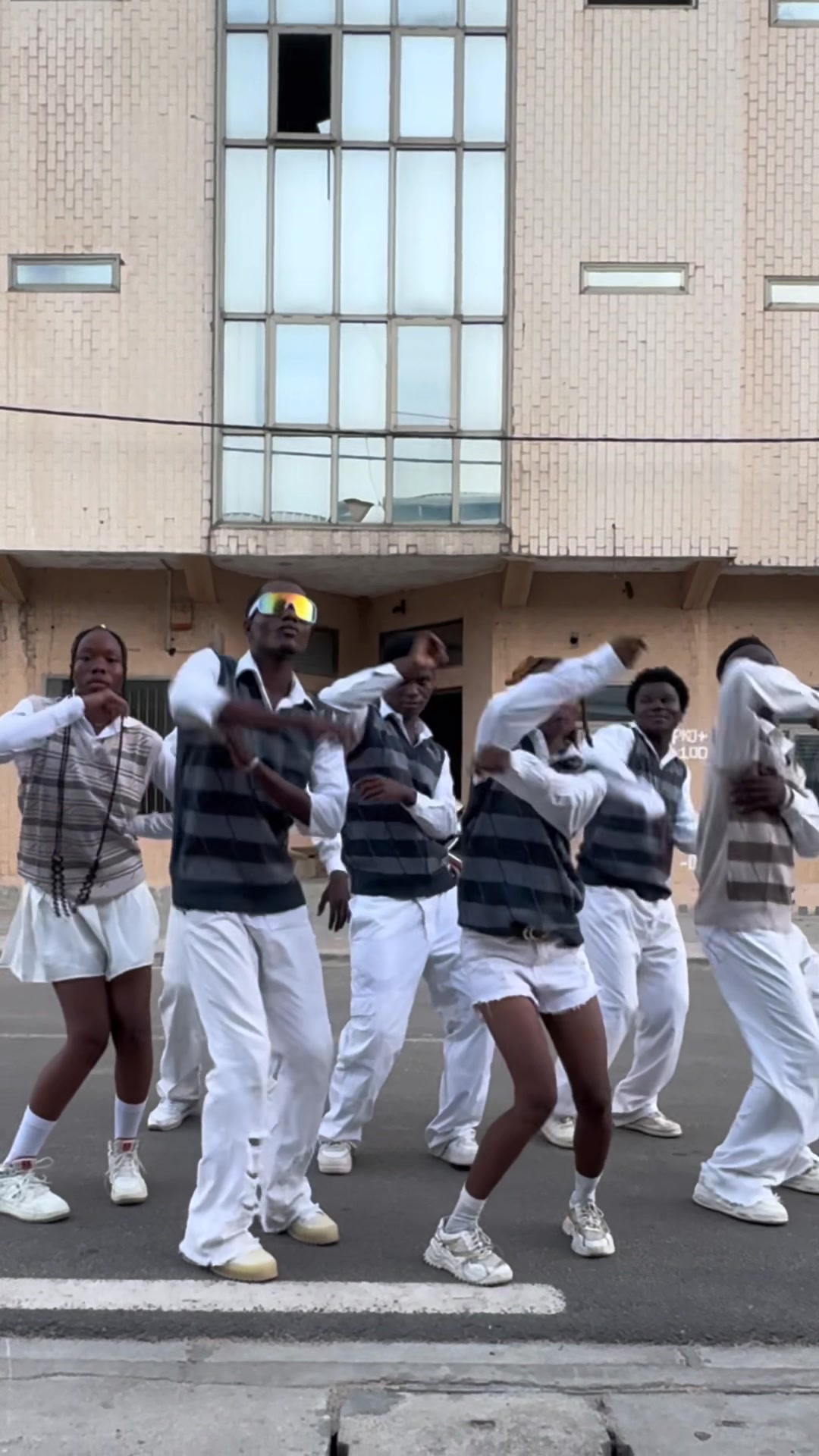 @LES LÉGENDAIRES🇧🇯