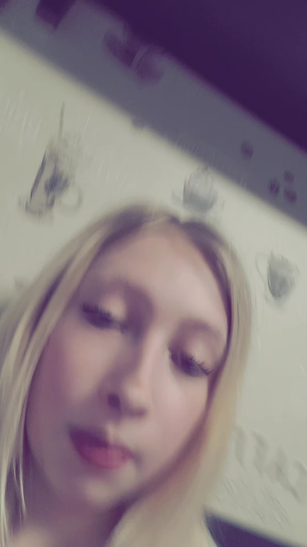 @Hexe Lilly Fee