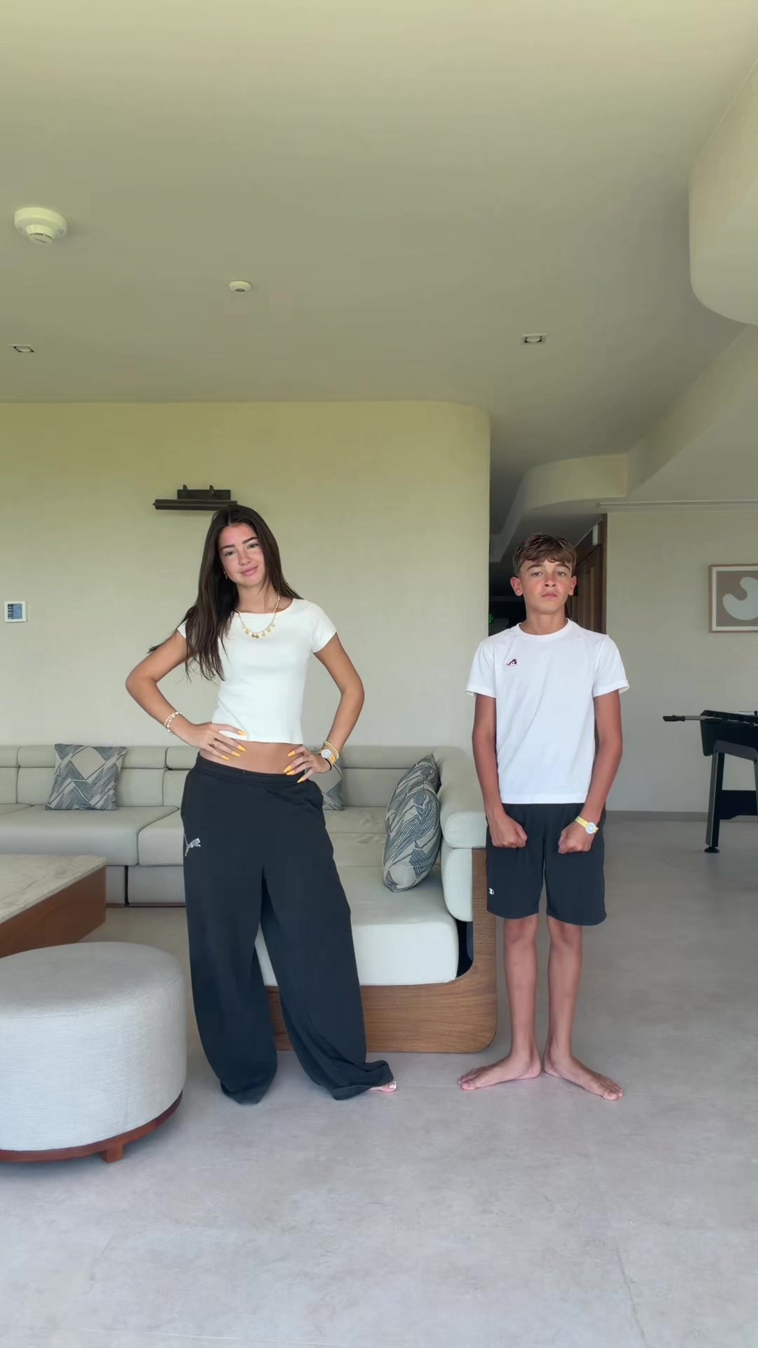 @???