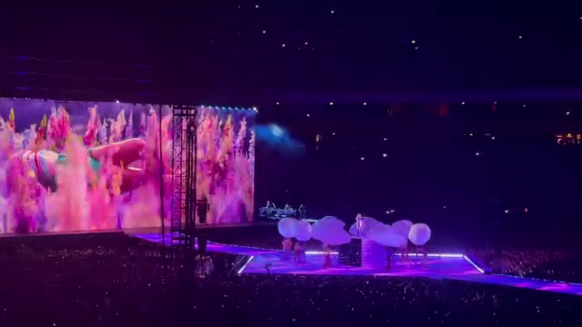 @𓂃꙳⋆videos from the eras tour