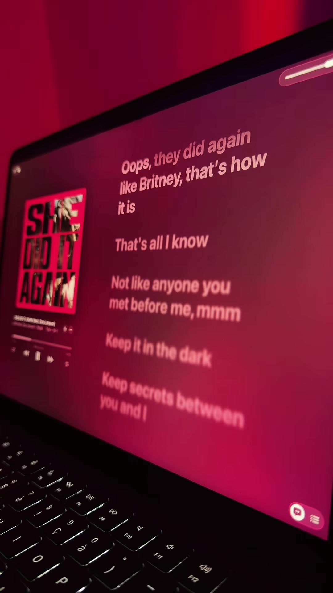 @🎧