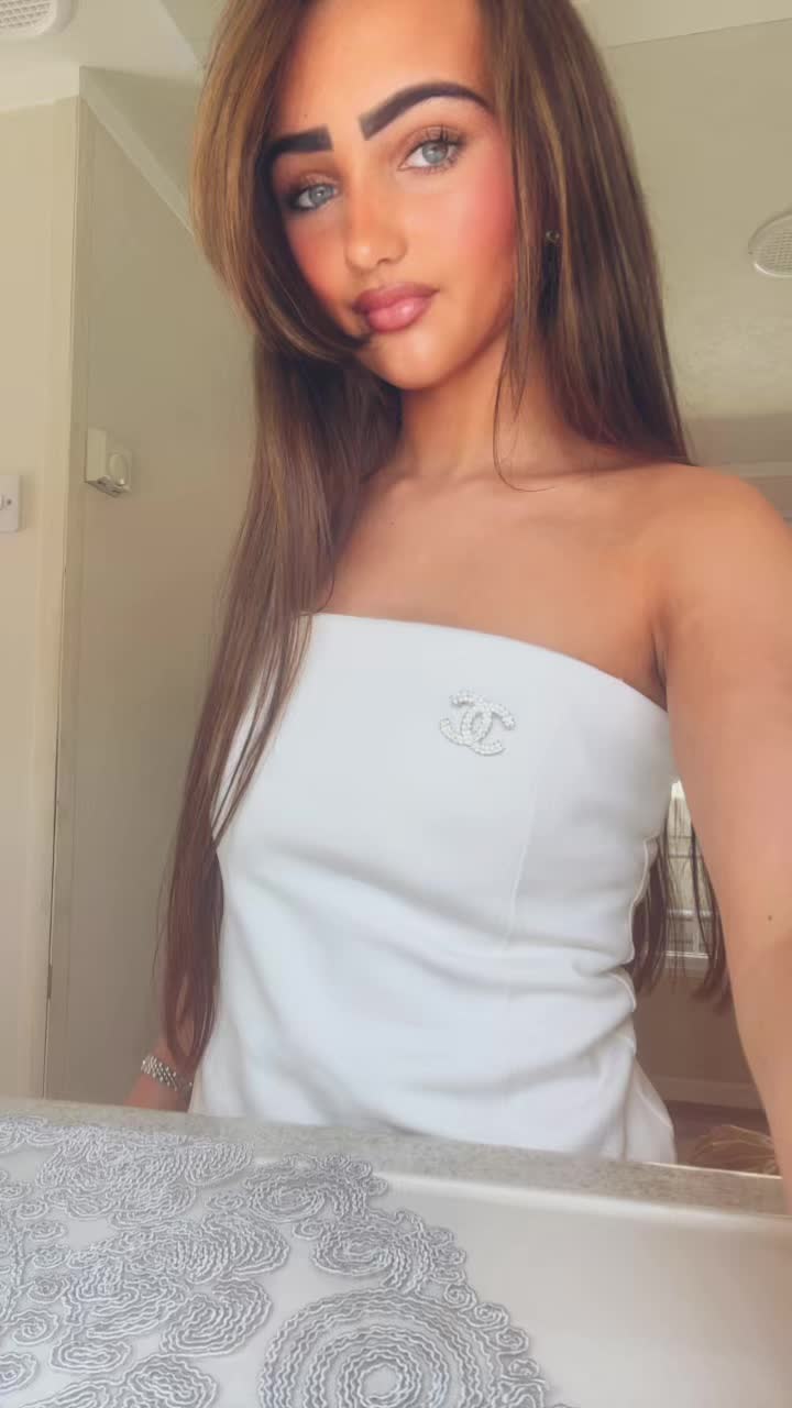 @𝒲𝒾𝓃𝓃𝒾ℯ 𝓂𝒶𝓇𝒾ℯ 👸🏽