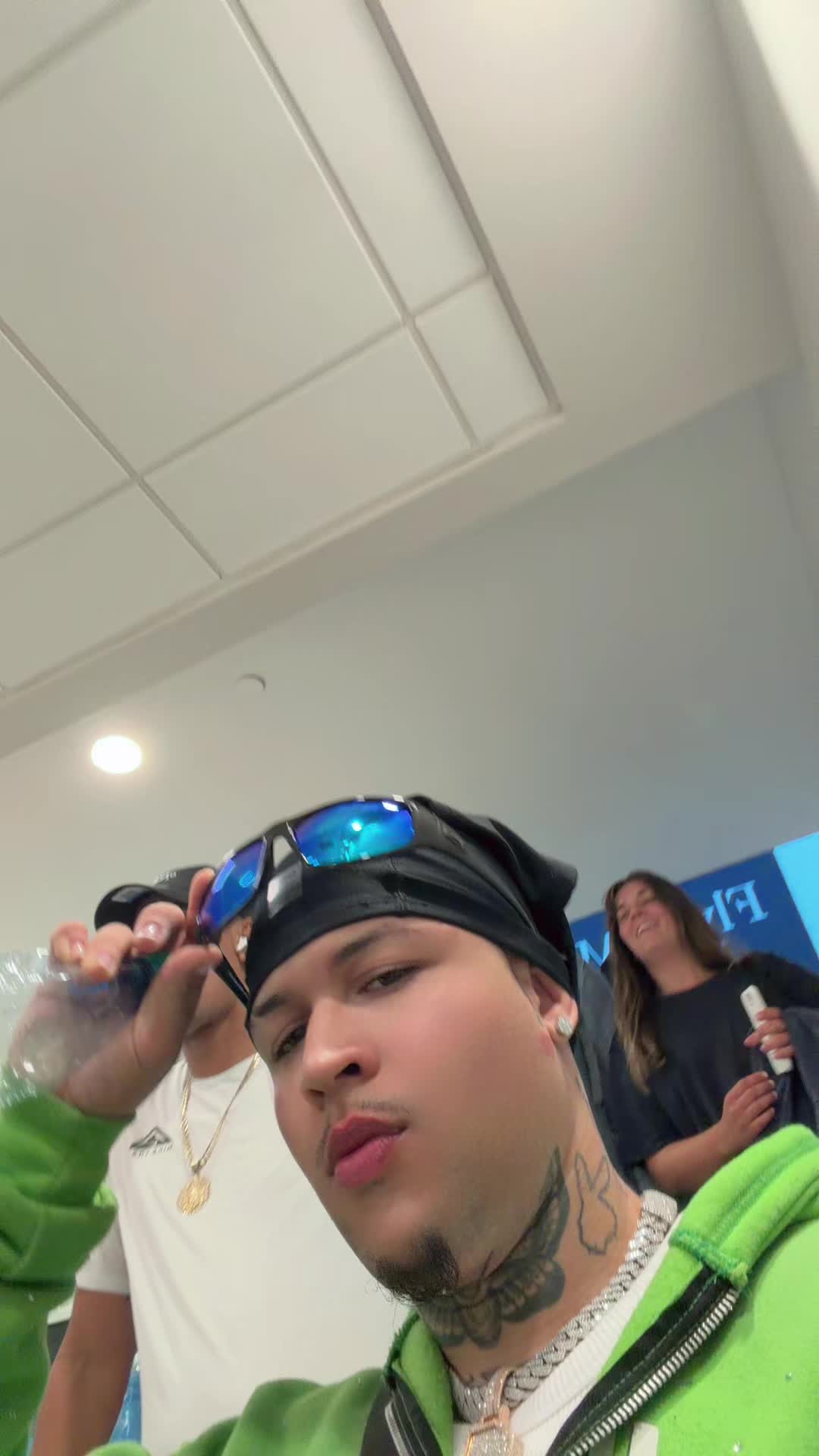 @JeyOne