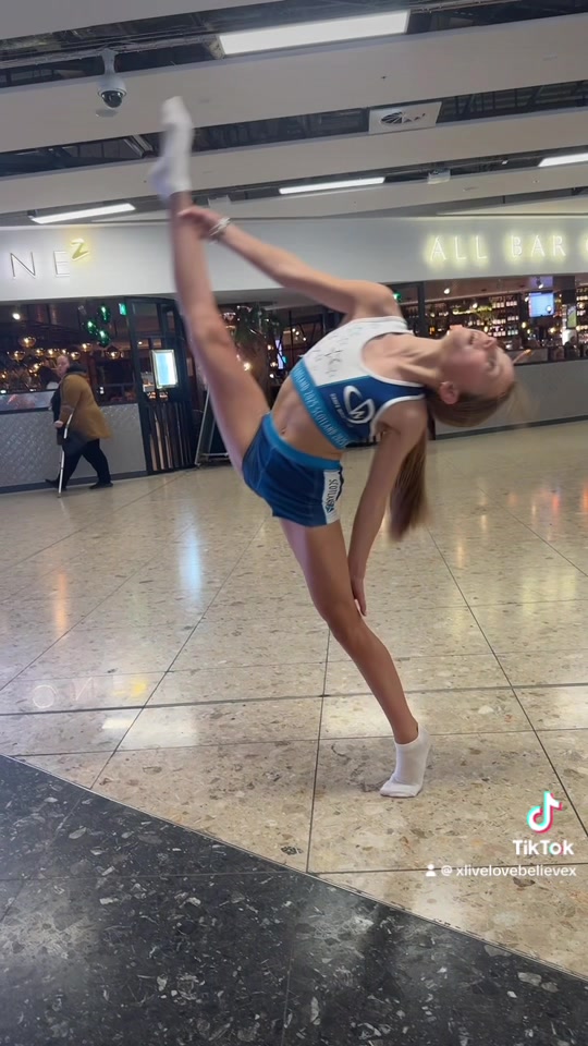 @Dancers Ava-louise and Sienna