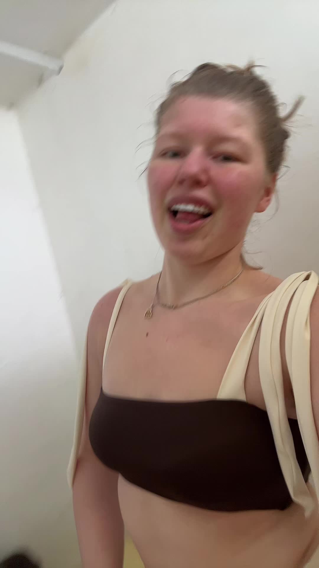 @Ella