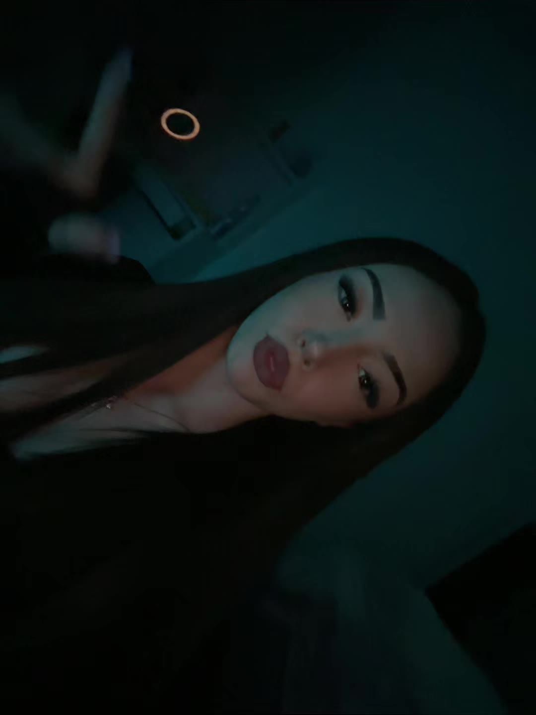 @lari📲