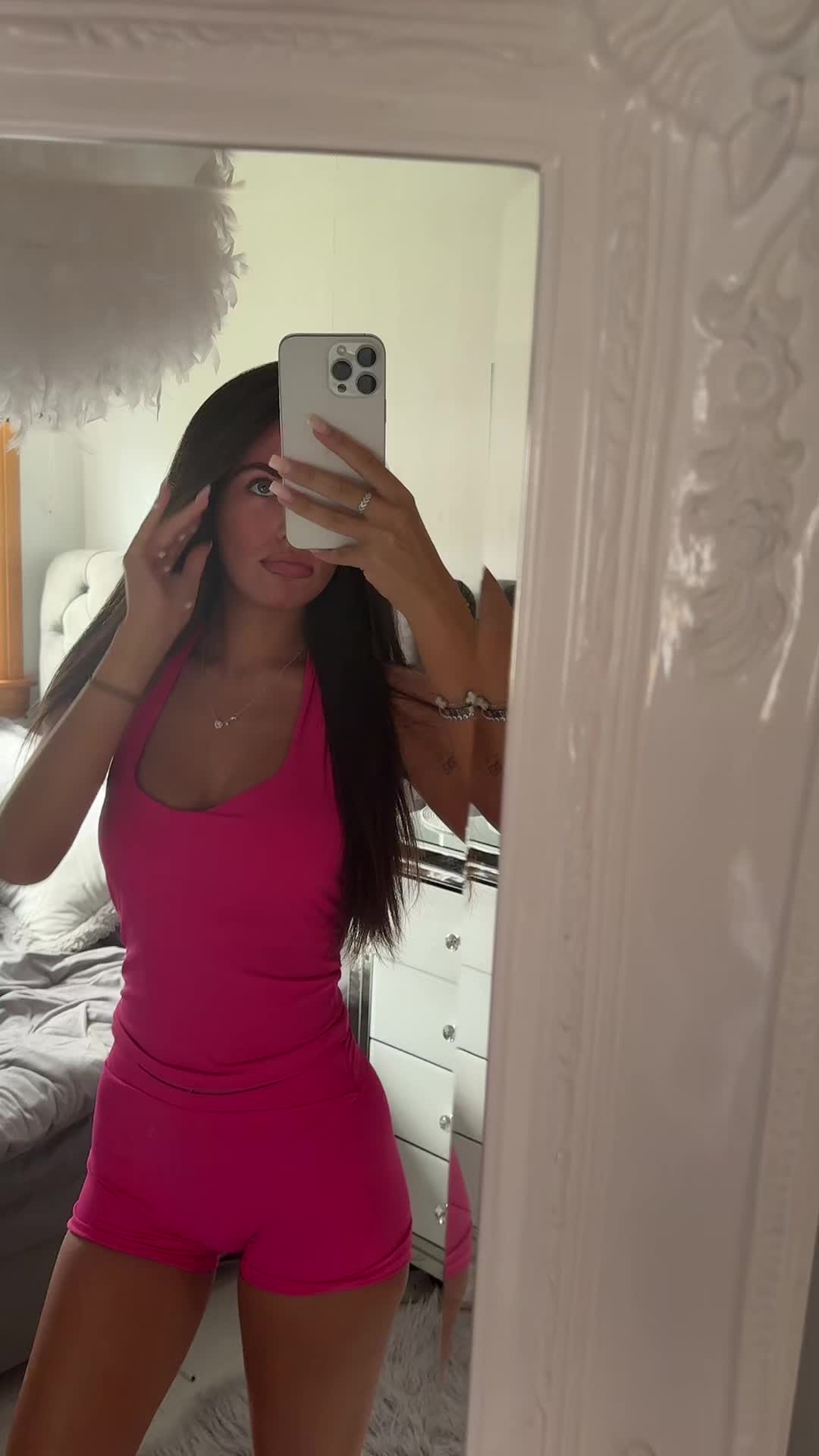 @poppylivingstonex