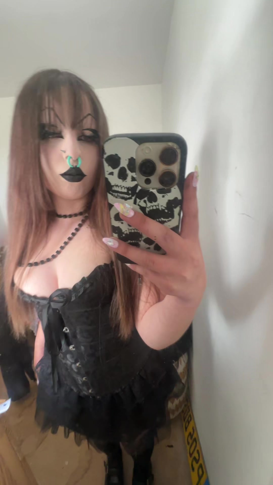 @𝔄𝔰𝔥𝔶𝔟𝔬𝔫𝔤𝔴𝔞𝔱𝔢𝔯⛧ ⩜⃝