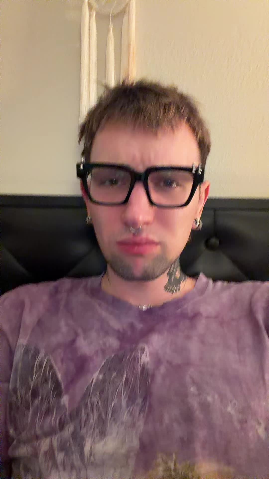 @6arelyhuman