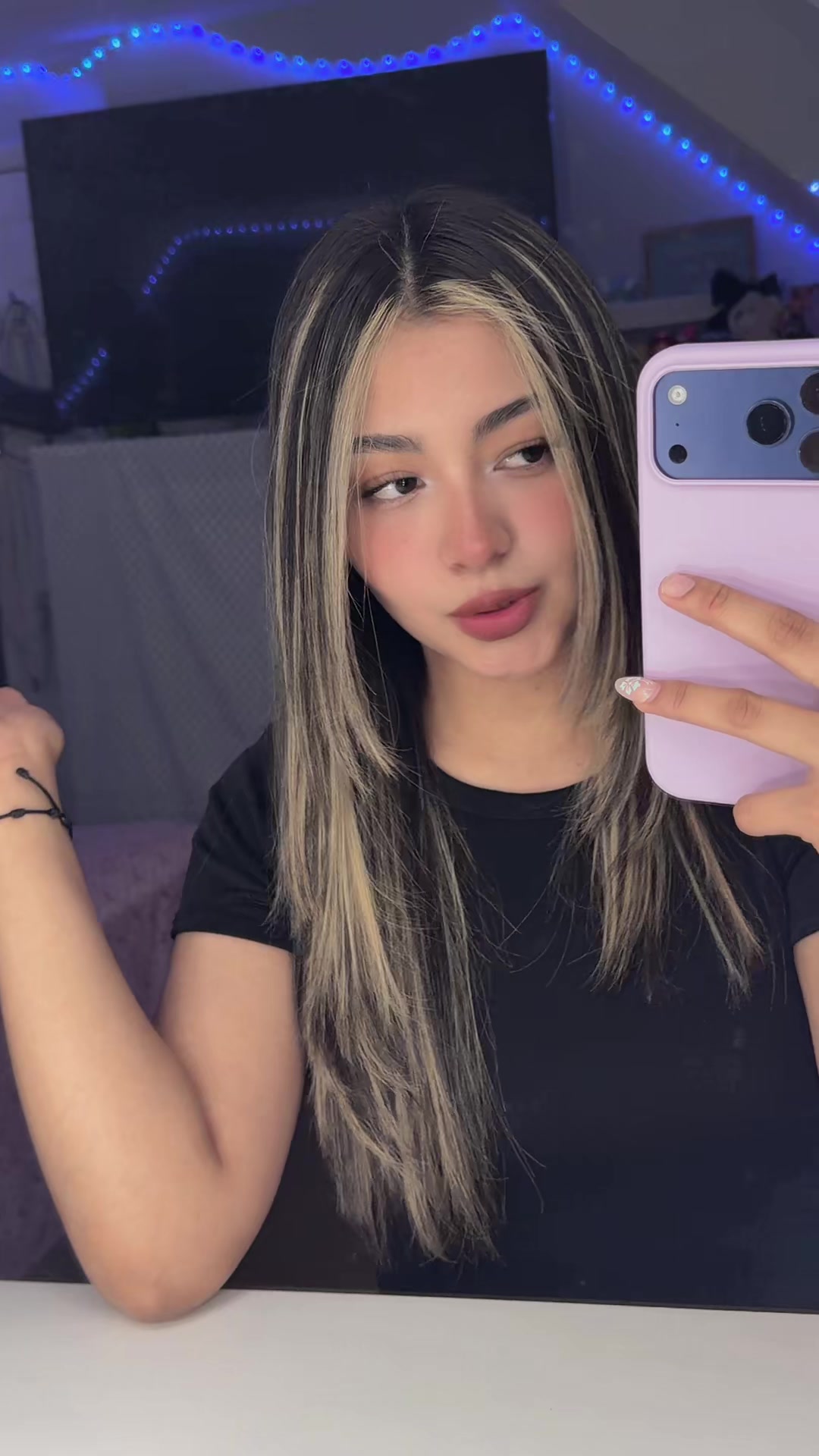 @Adi🎀
