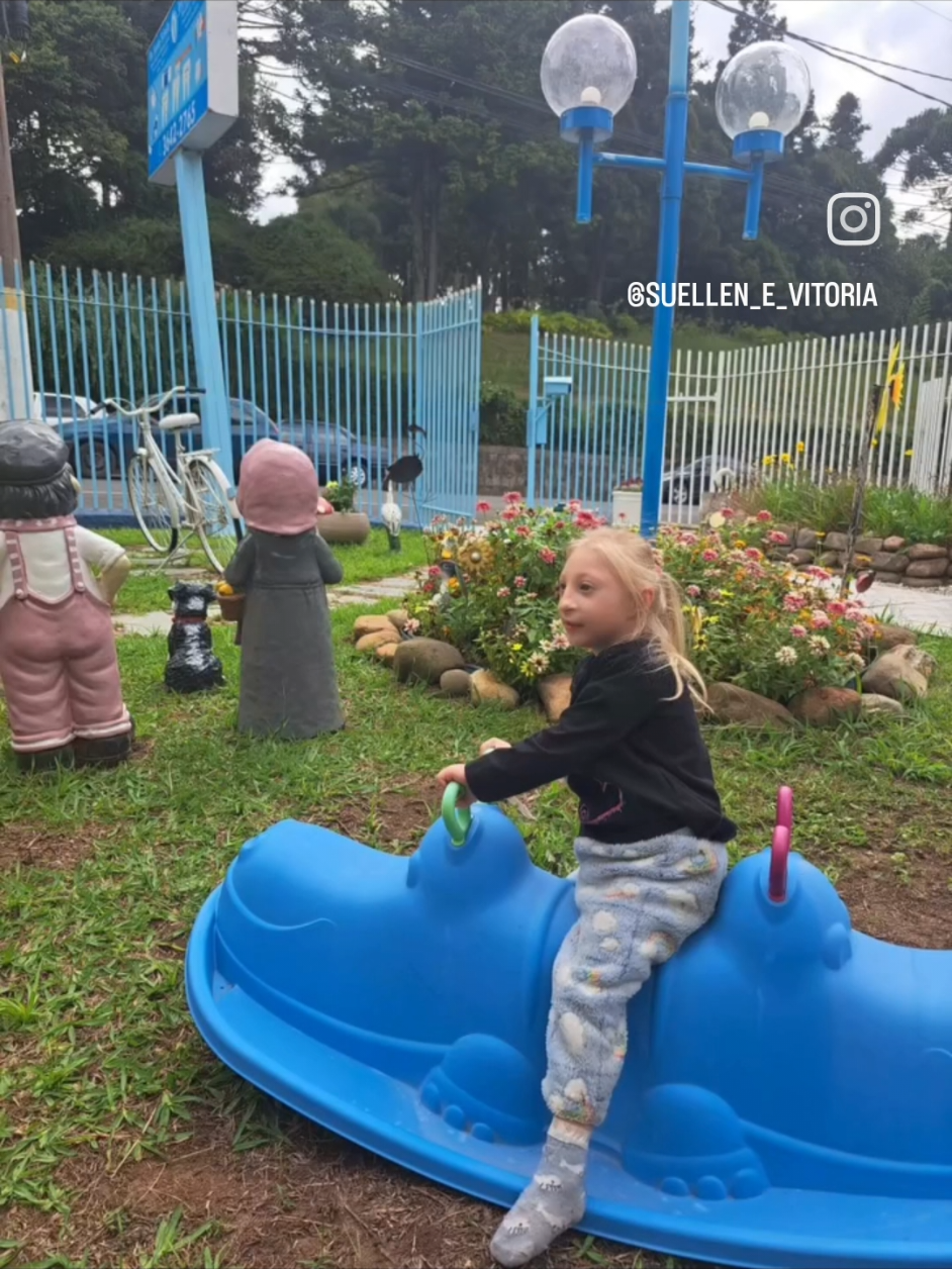 @Vitória e Suellen