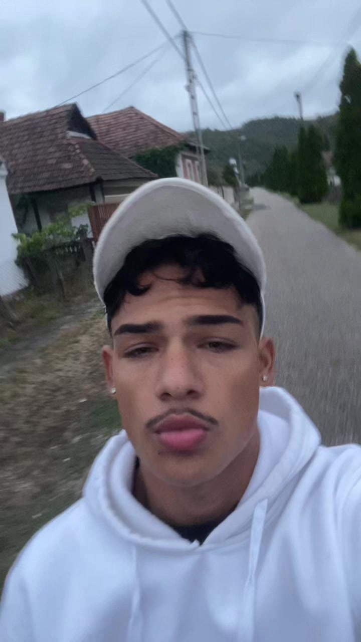 @Bendzsi🍫