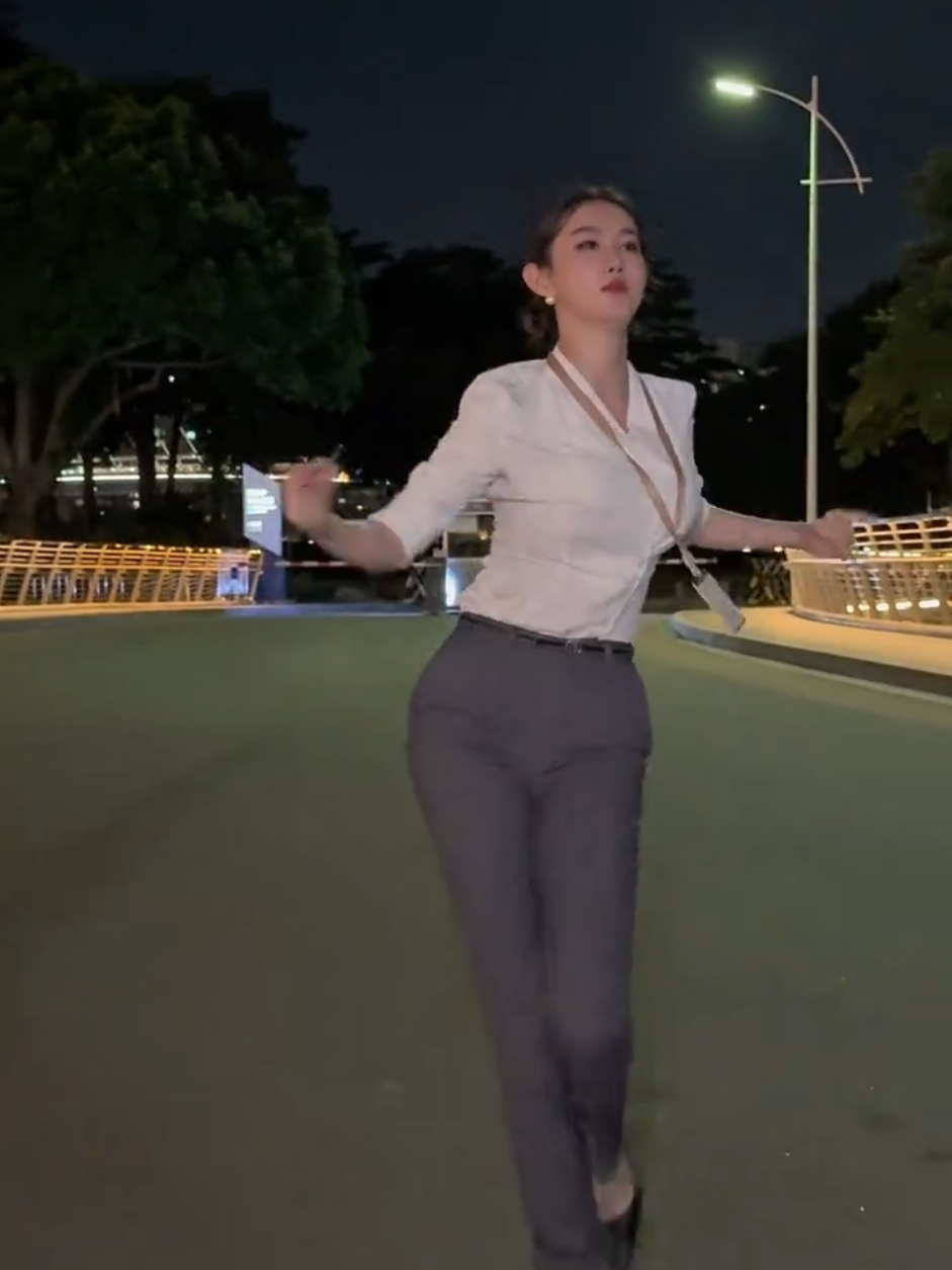 @Sally 雪莉 大笑笑