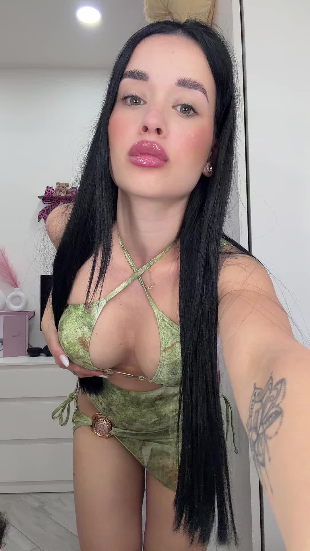 @tonyesara