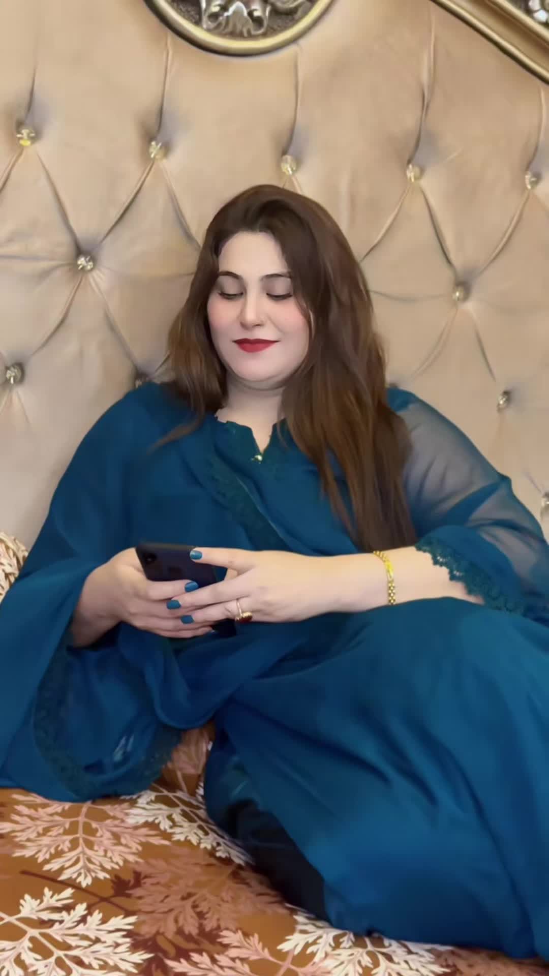 @𝐅𝐚𝐫𝐰𝐚 𝐪𝐮𝐞𝐞𝐧
