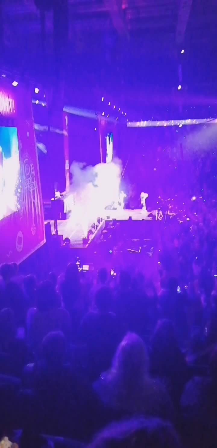 @Gina💜⭐️