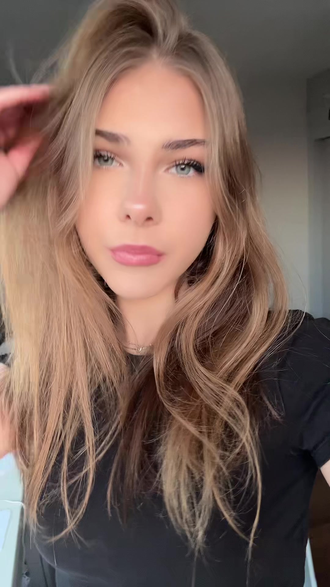 @laura