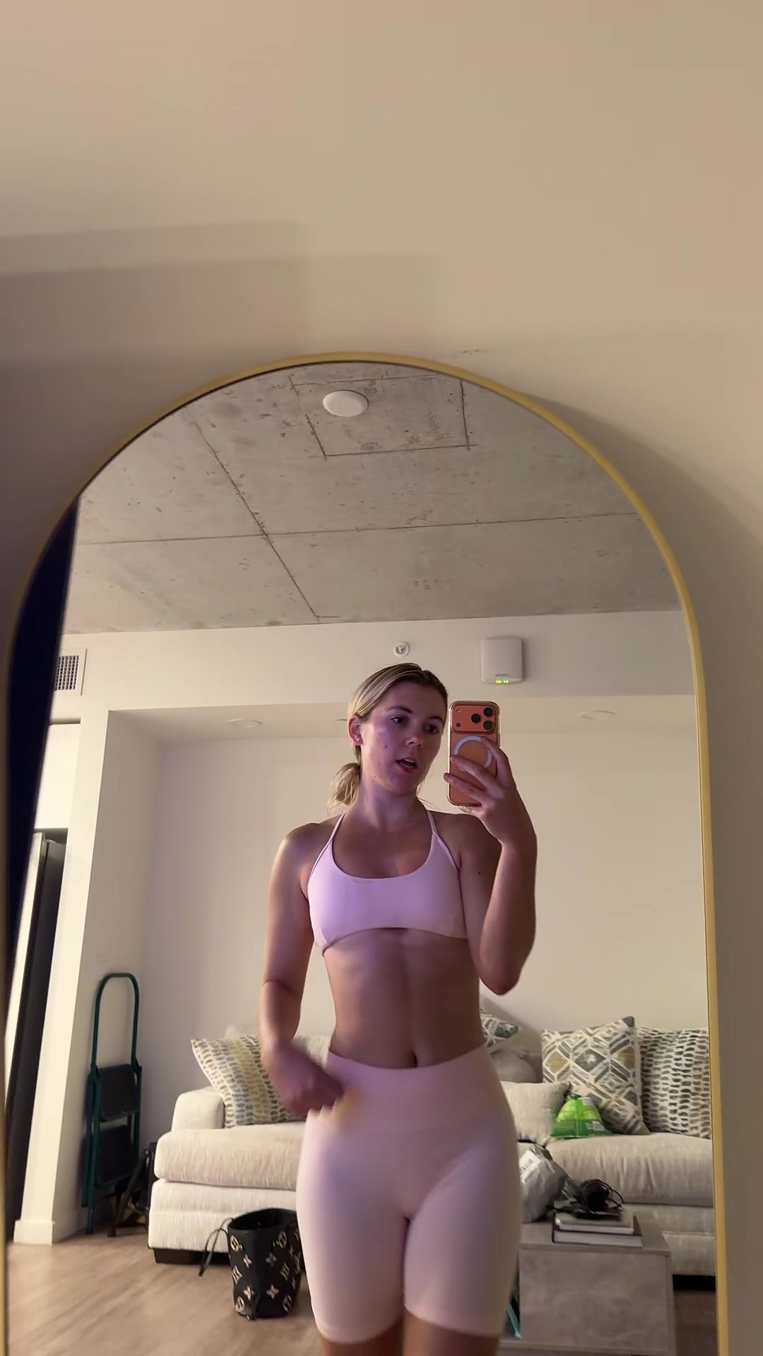 @hannahelizajohnson