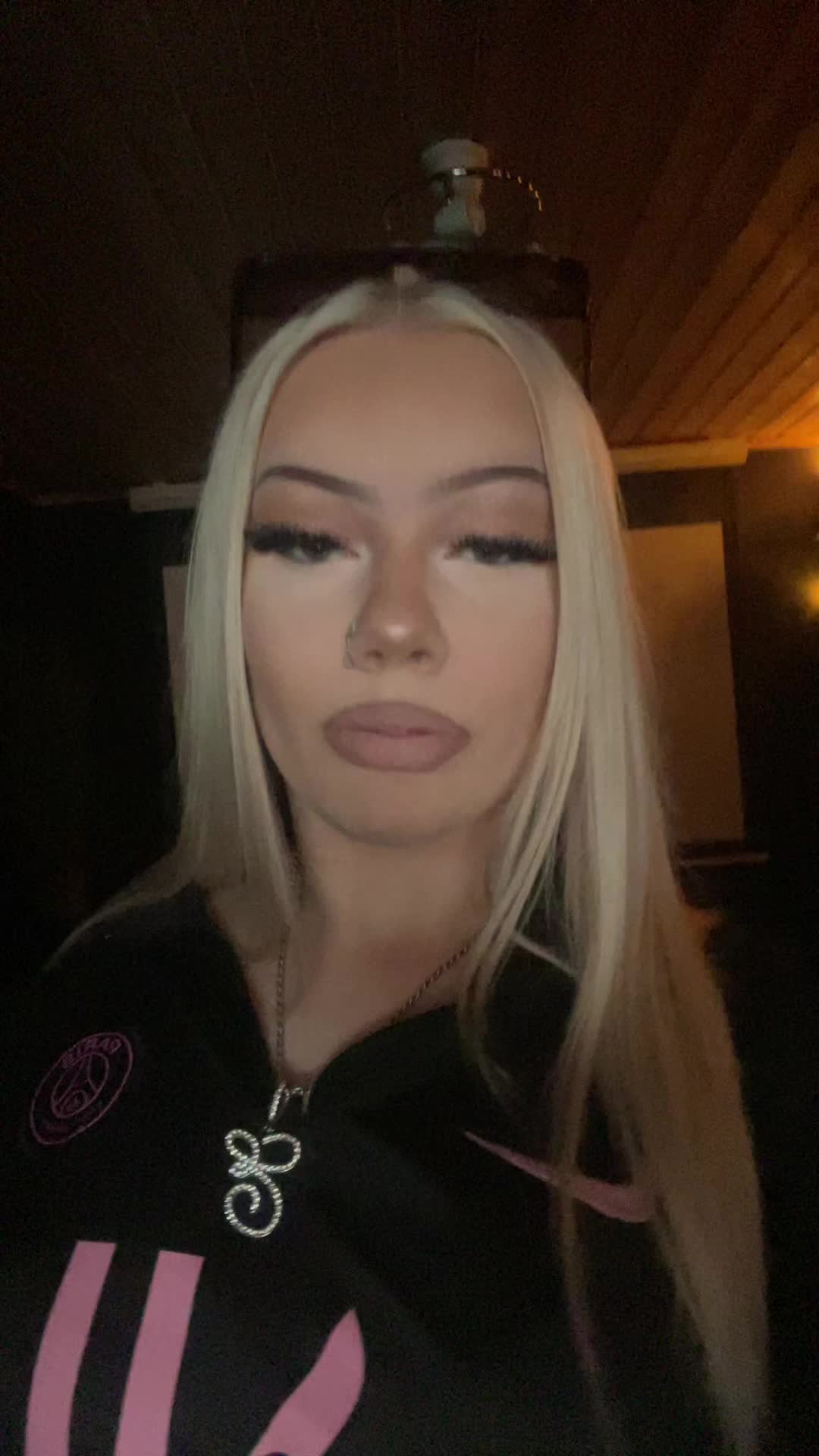 @E💫