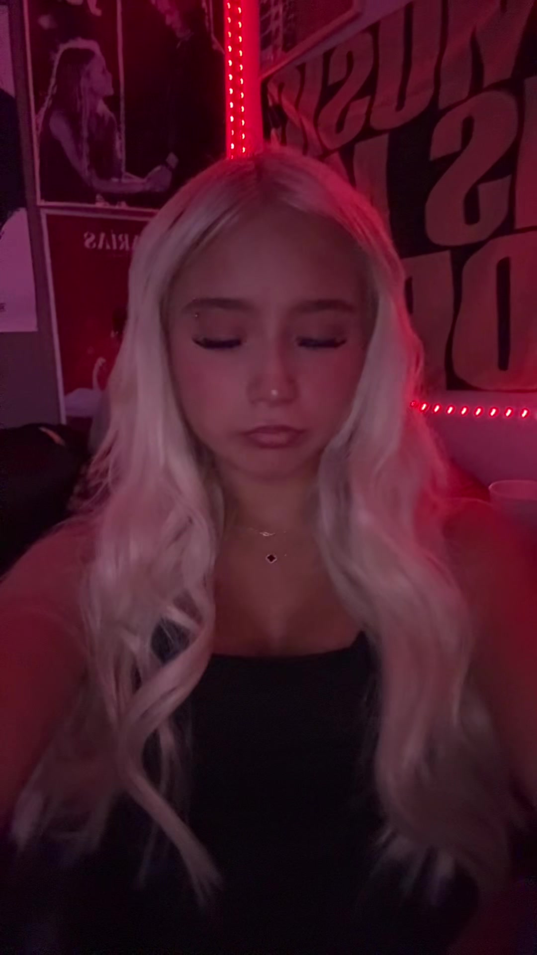 @⃟