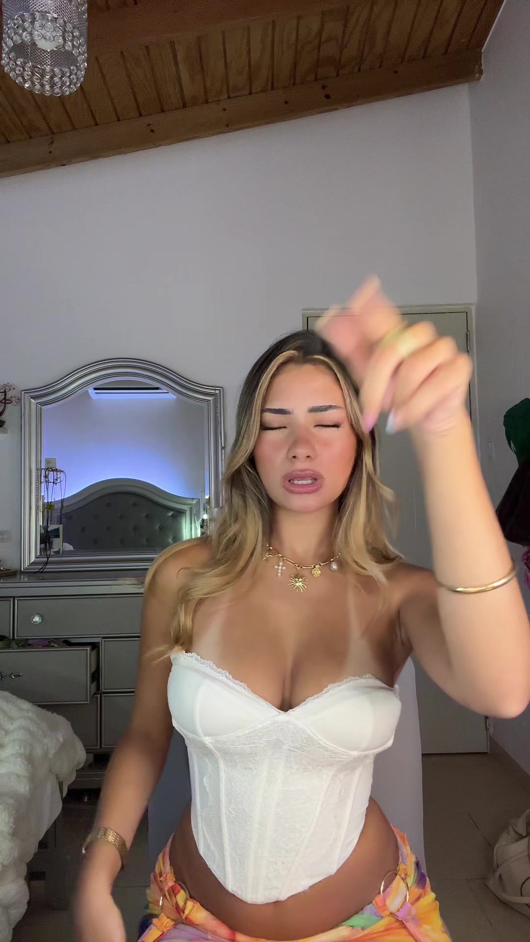 @ariana