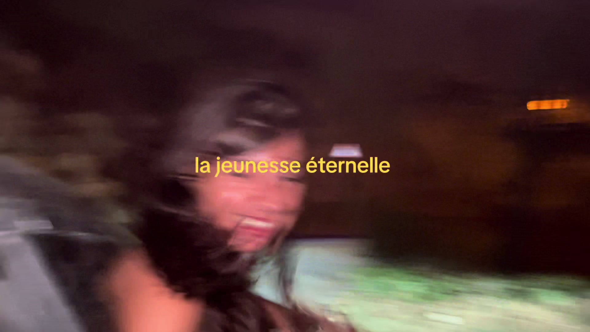 @lola 🌙