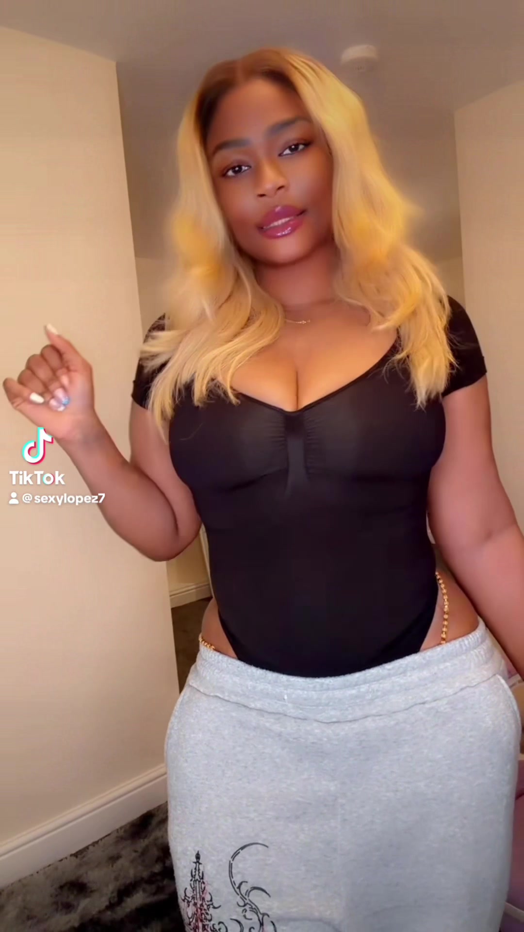@🇬🇧🇳🇬 SexyLopez09