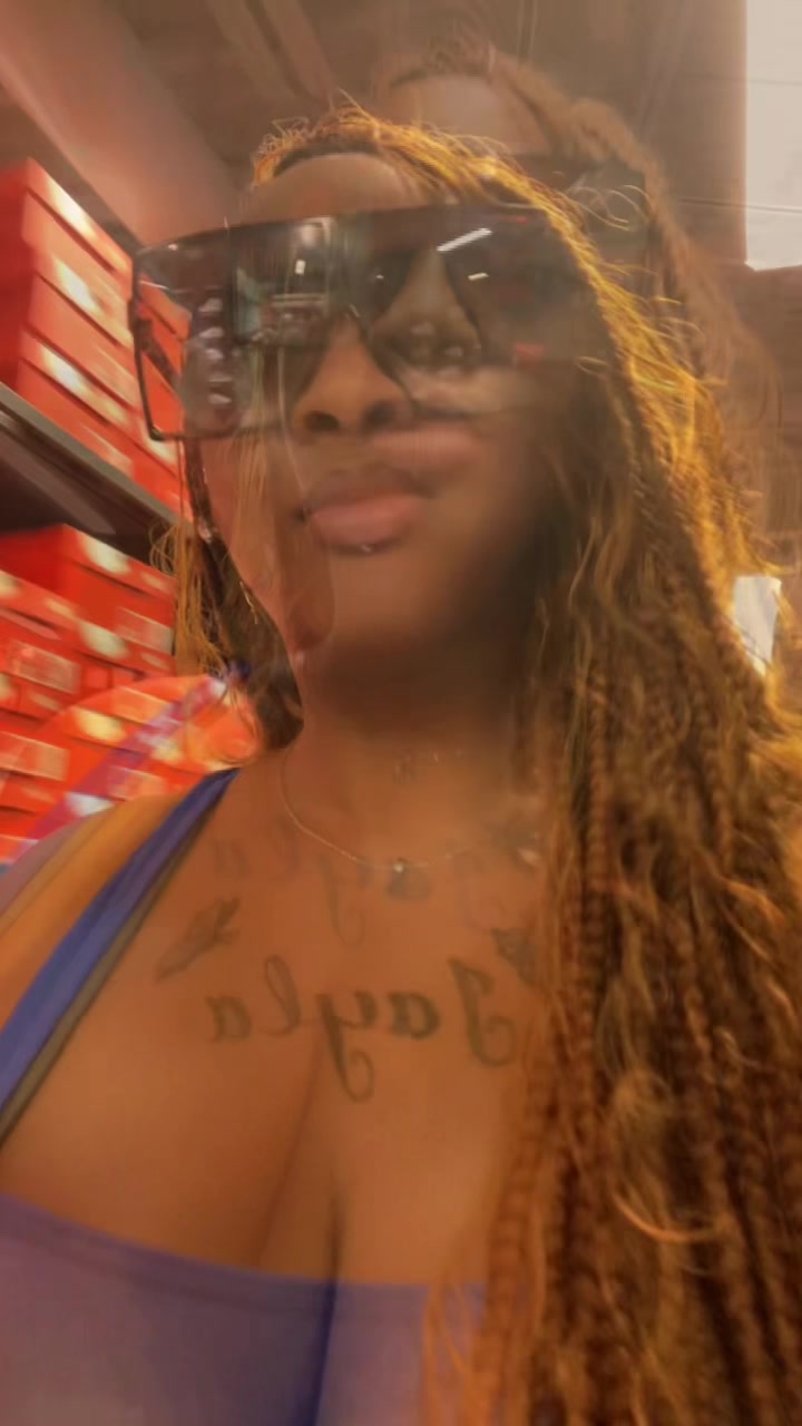 @Deedee