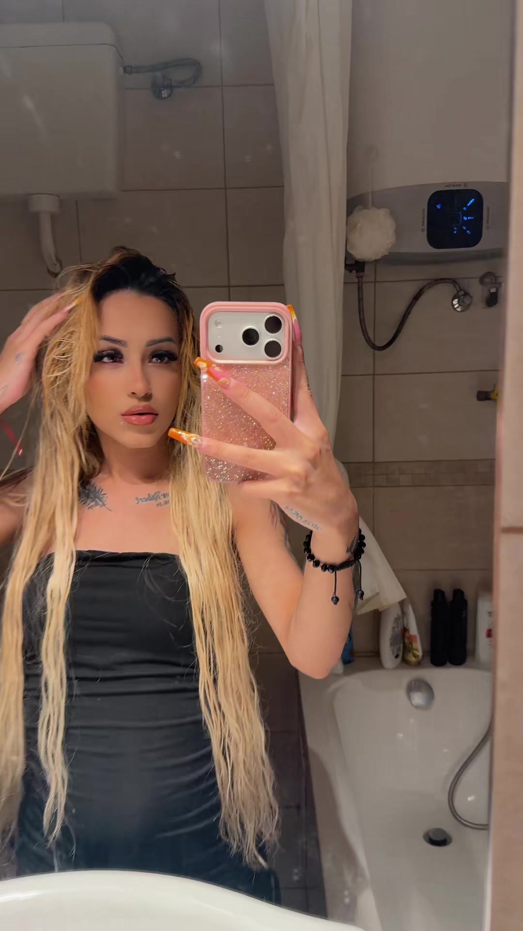 @🦋EnikeKiss🦋
