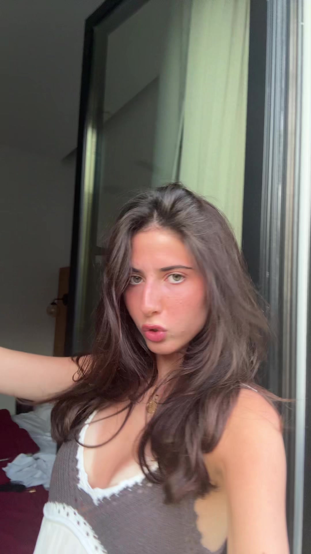 @Adora