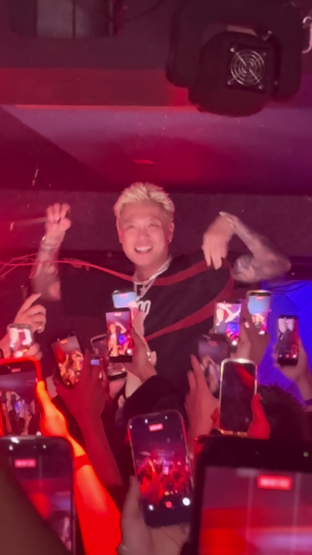 @るんるん
