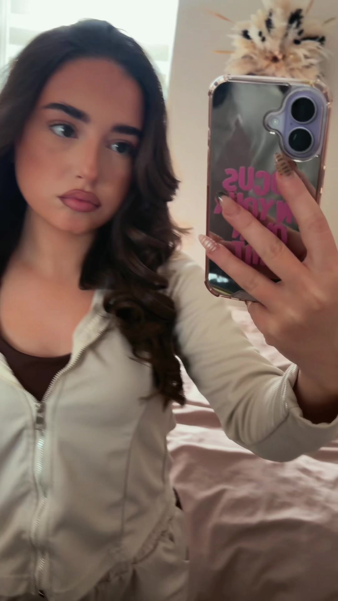 @MiaLeith