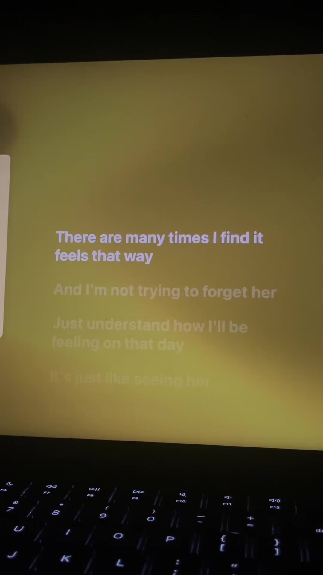 @🎧