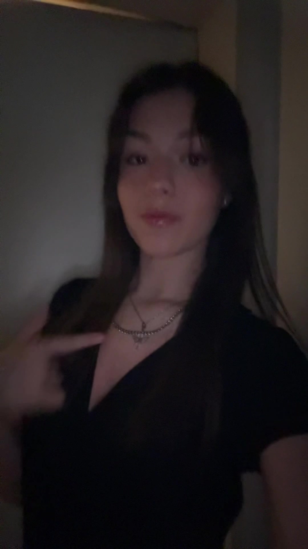 @elyne⁷ ¹⁴³