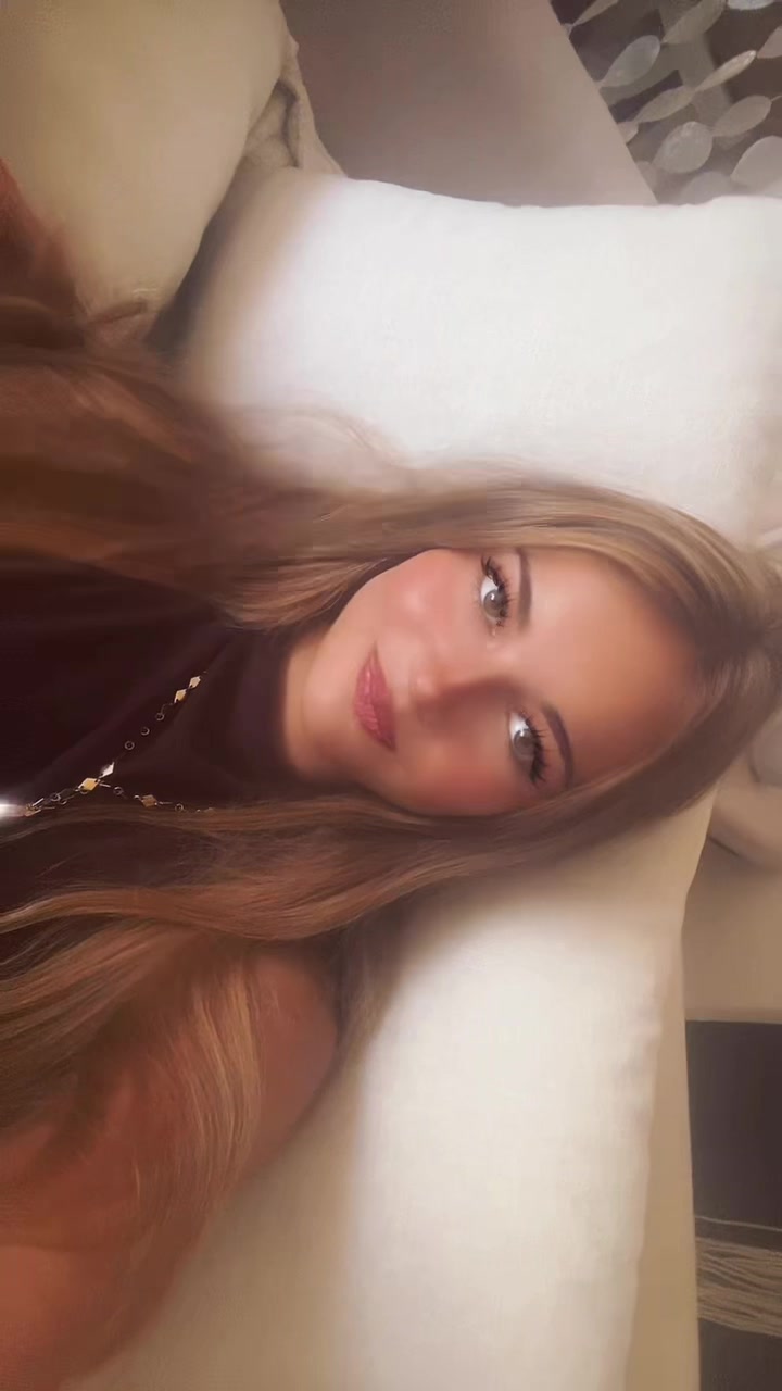 @✧・゚: ✧ 𝓑𝓵𝓸𝓷𝓭𝓲𝓮 ✧:・゚