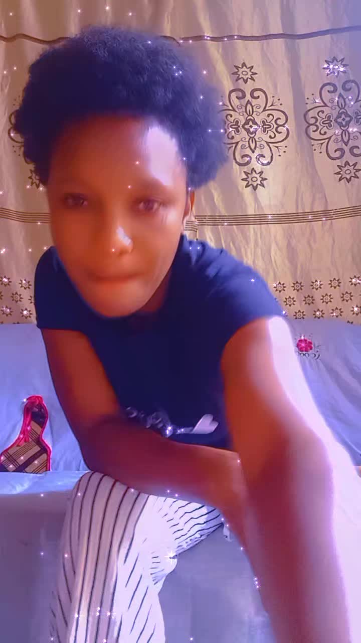 @elizabethkahkitho