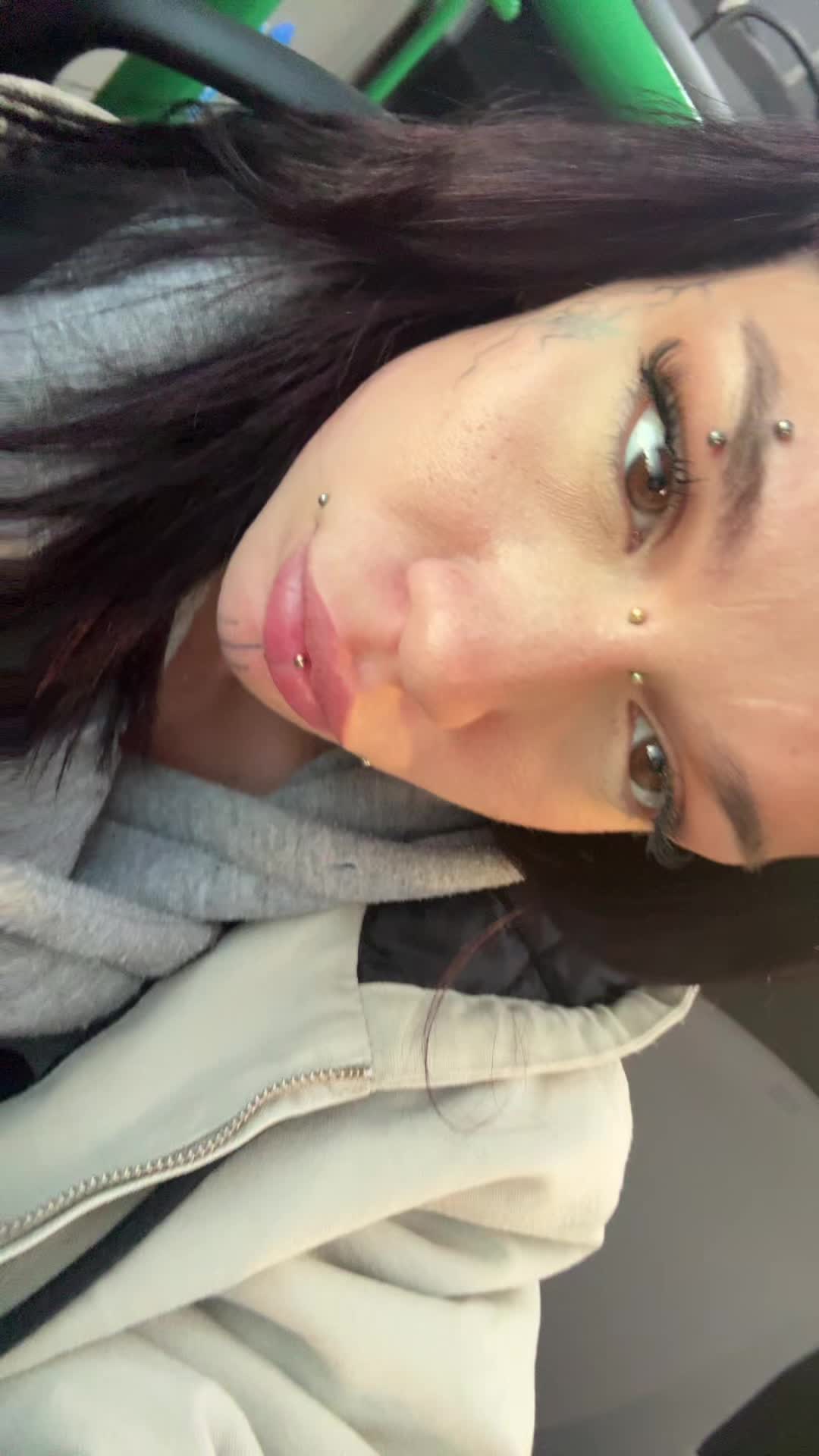 @𝐆𝐫𝐞𝐭𝐚 𝐓𝐫𝐢𝐥𝐥𝐢