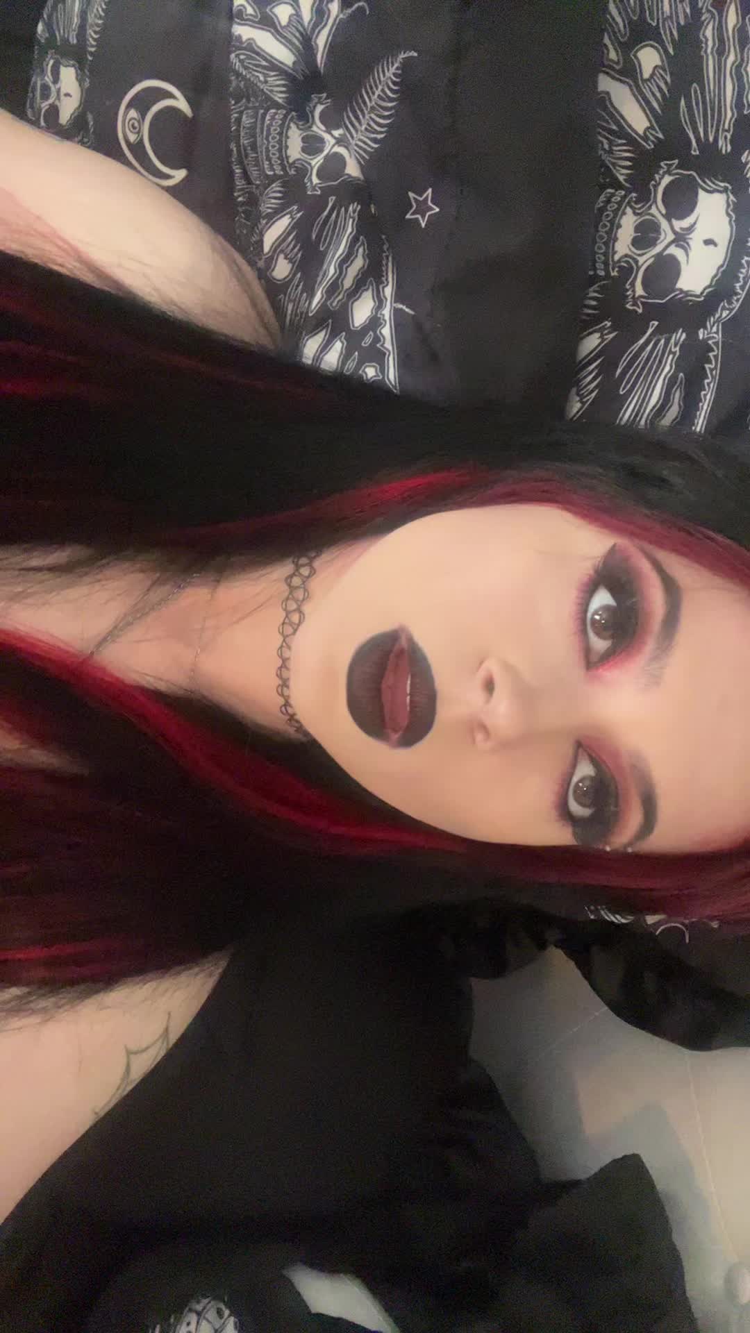 @:3